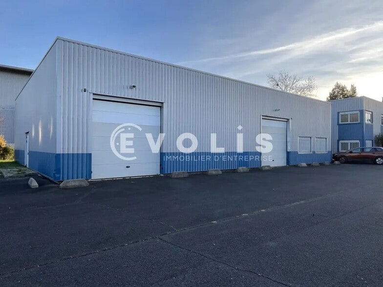 Office in Gallargues-le-Montueux for lease - Building Photo - Image 3 of 7