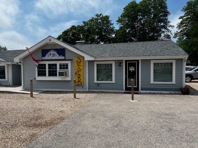 1014 Boston Neck Rd, Narragansett, RI for sale - Building Photo - Image 1 of 1