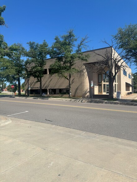 133 NW 8th St, Oklahoma City, OK for lease - Building Photo - Image 1 of 6