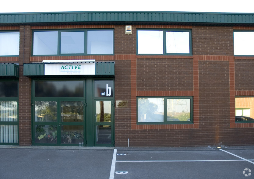 Roentgen Rd, Basingstoke, HAM RG24 8NG - Office for Lease | LoopNet