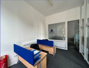 11 Albert Sq, Dundee for lease Interior Photo- Image 1 of 4