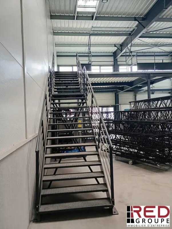 Industrial in Gignac-la-Nerthe for lease Interior Photo- Image 1 of 5