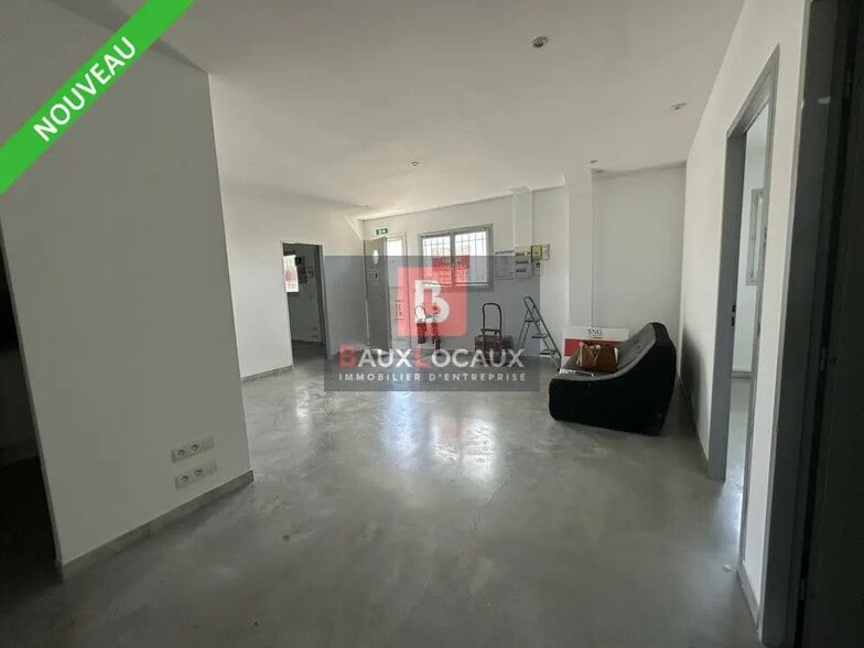 Office in Vedène for sale - Interior Photo - Image 1 of 8