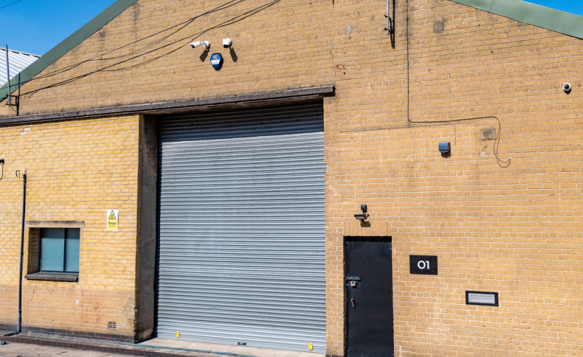 O3 Knowle Ln, Meltham for lease - Building Photo - Image 1 of 1