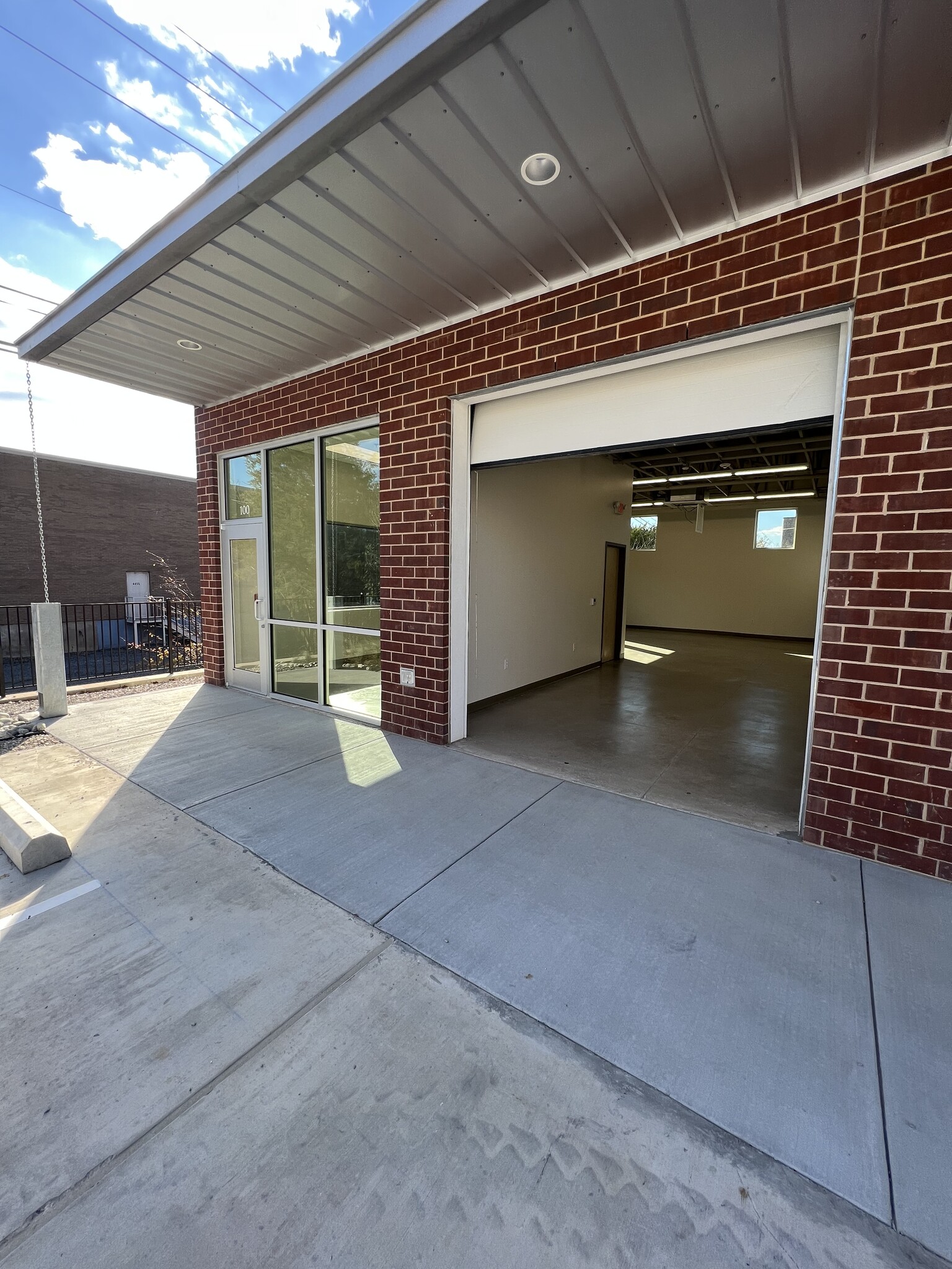 4480 Alpha Rd, Dallas, TX for lease Building Photo- Image 1 of 14