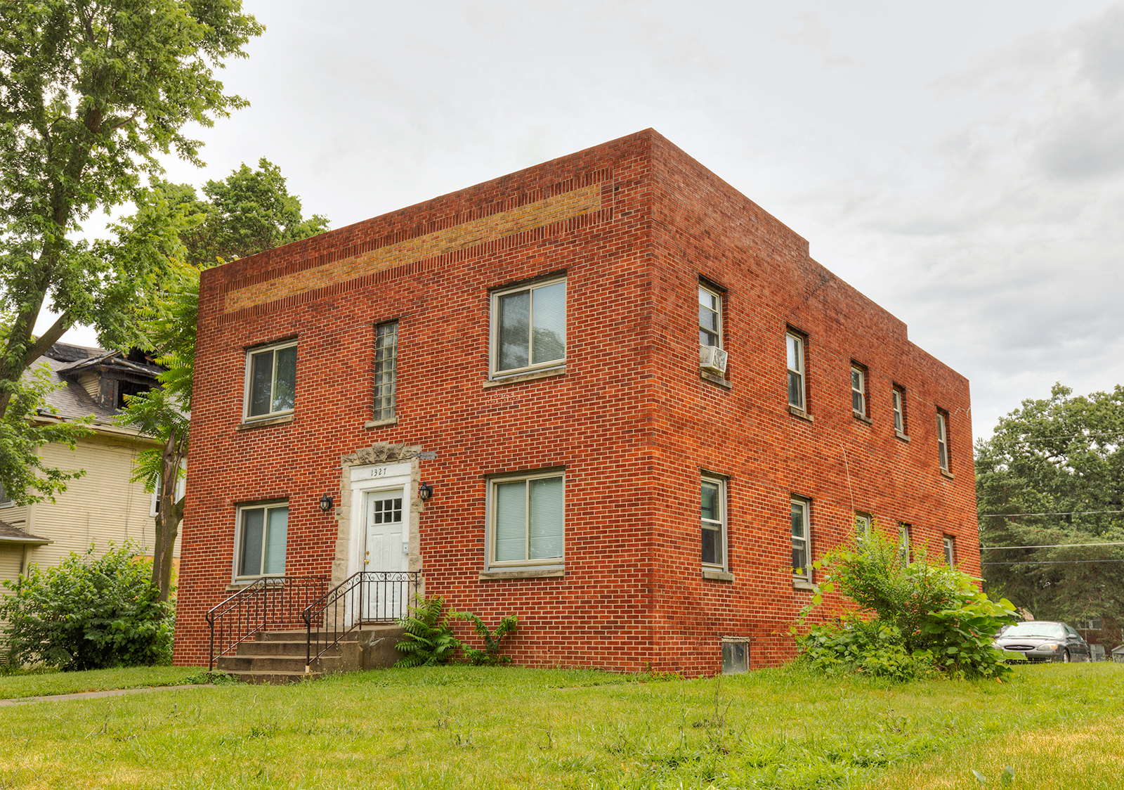 1327 13th St, Des Moines, IA for sale Primary Photo- Image 1 of 1