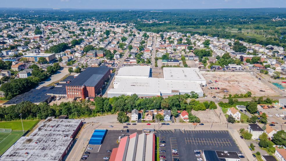 1159-1193 Broad St, Central Falls, RI for lease - Building Photo - Image 3 of 10