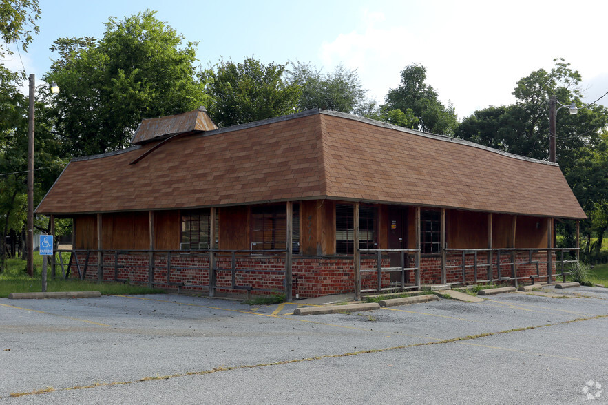 4111 S Thompson St, Springdale, AR for sale - Primary Photo - Image 1 of 1