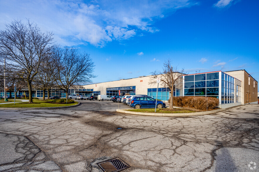 108 Woodbine Downs Blvd, Toronto, ON for lease - Primary Photo - Image 1 of 3