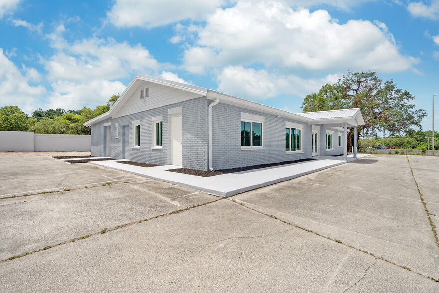 3248 Commercial Way, Spring Hill, FL for sale - Building Photo - Image 2 of 27