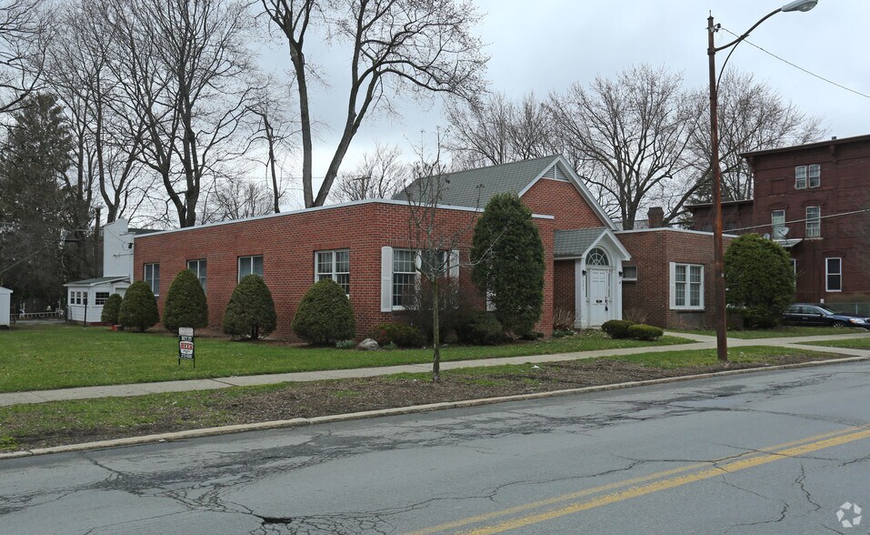 597 5th Ave, Troy, NY for sale - Primary Photo - Image 1 of 1
