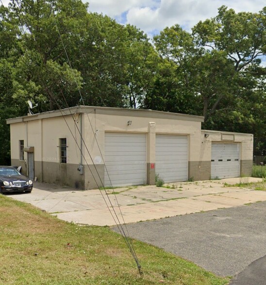 1176-1180 Montauk Hwy, Mastic, NY for lease - Building Photo - Image 1 of 3