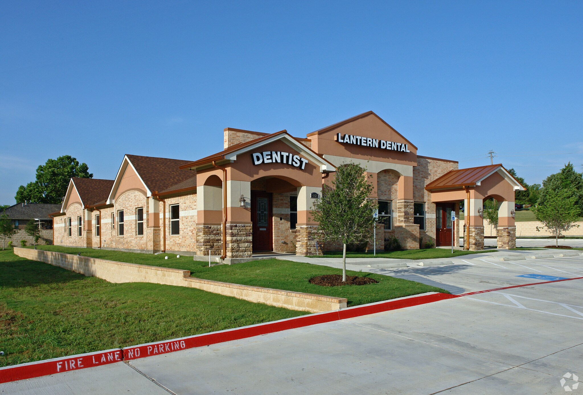 412 E Pleasant Run Rd, DeSoto, TX for sale Primary Photo- Image 1 of 1