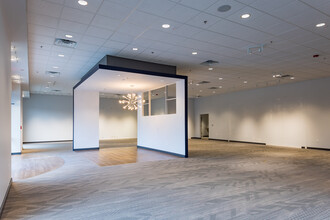 1880 N Eastman Rd, Kingsport, TN for lease Interior Photo- Image 1 of 9