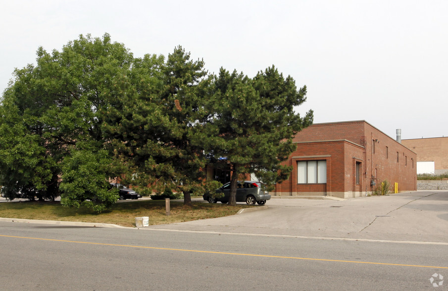 375 Watline Ave, Mississauga, ON for lease - Primary Photo - Image 1 of 2