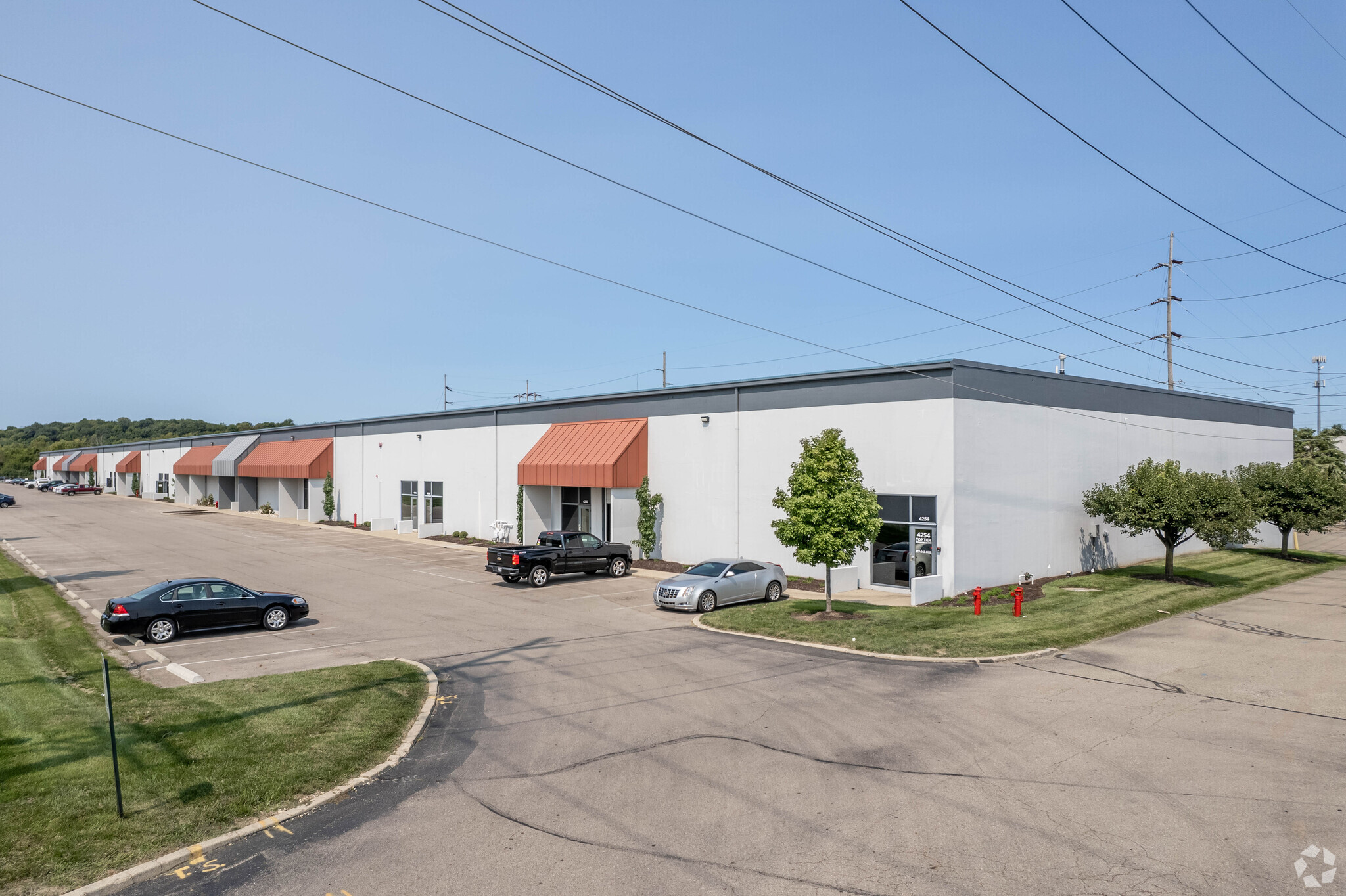 4202-4254 E River Rd, Moraine, OH for lease Building Photo- Image 1 of 9