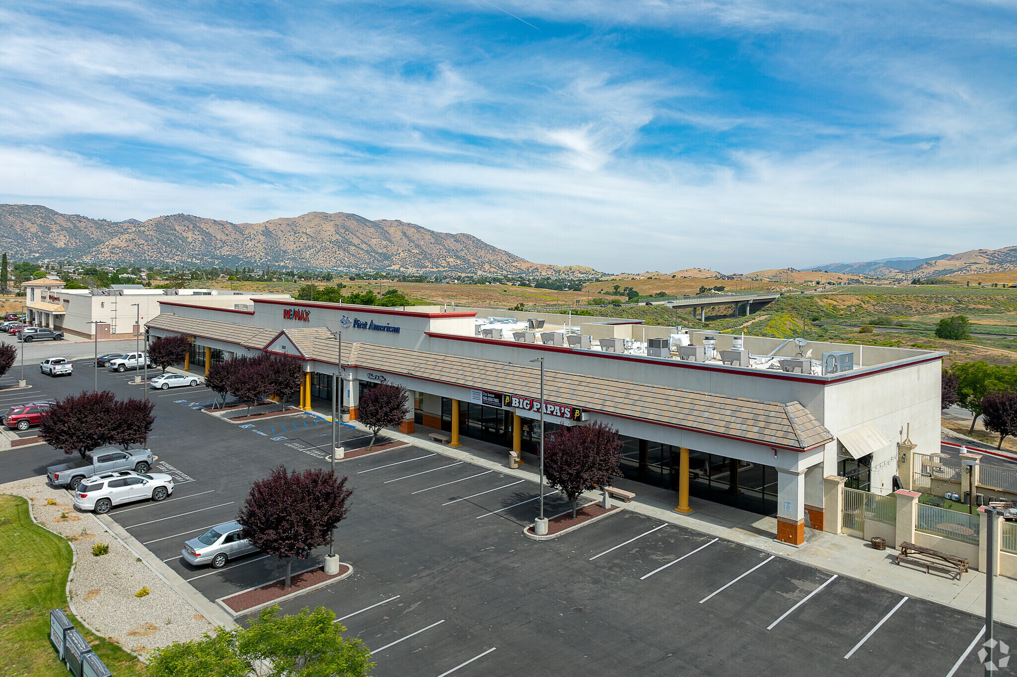 1001 W Tehachapi Blvd, Tehachapi, CA for lease Primary Photo- Image 1 of 6