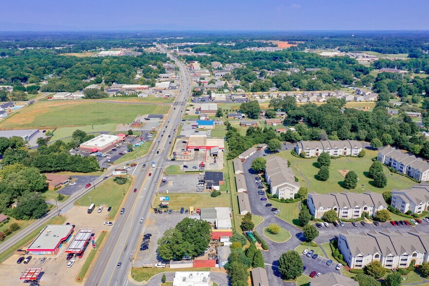 2760 & 2766 Boiling Springs Rd, Boiling Springs, SC for sale - Building Photo - Image 1 of 1