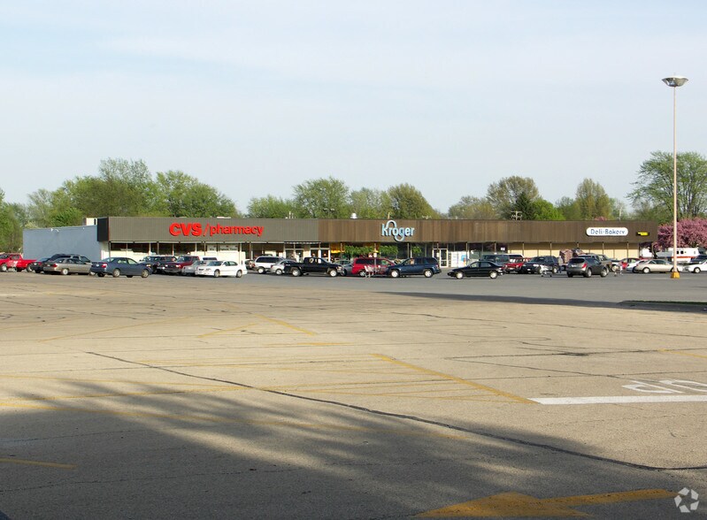 1741 E Chestnut St, Canton, IL for lease - Building Photo - Image 3 of 20