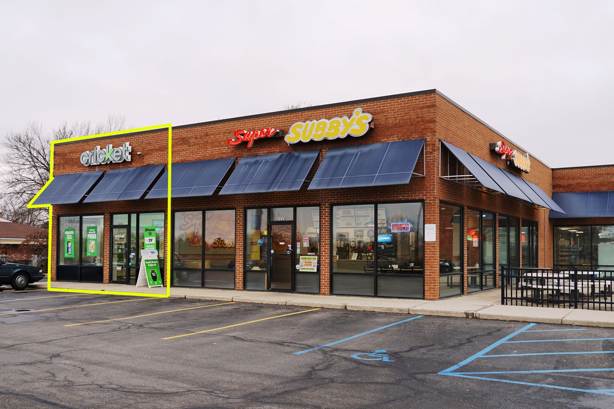 2223-2235 N Fairfield Rd, Beavercreek, OH for lease Building Photo- Image 1 of 6