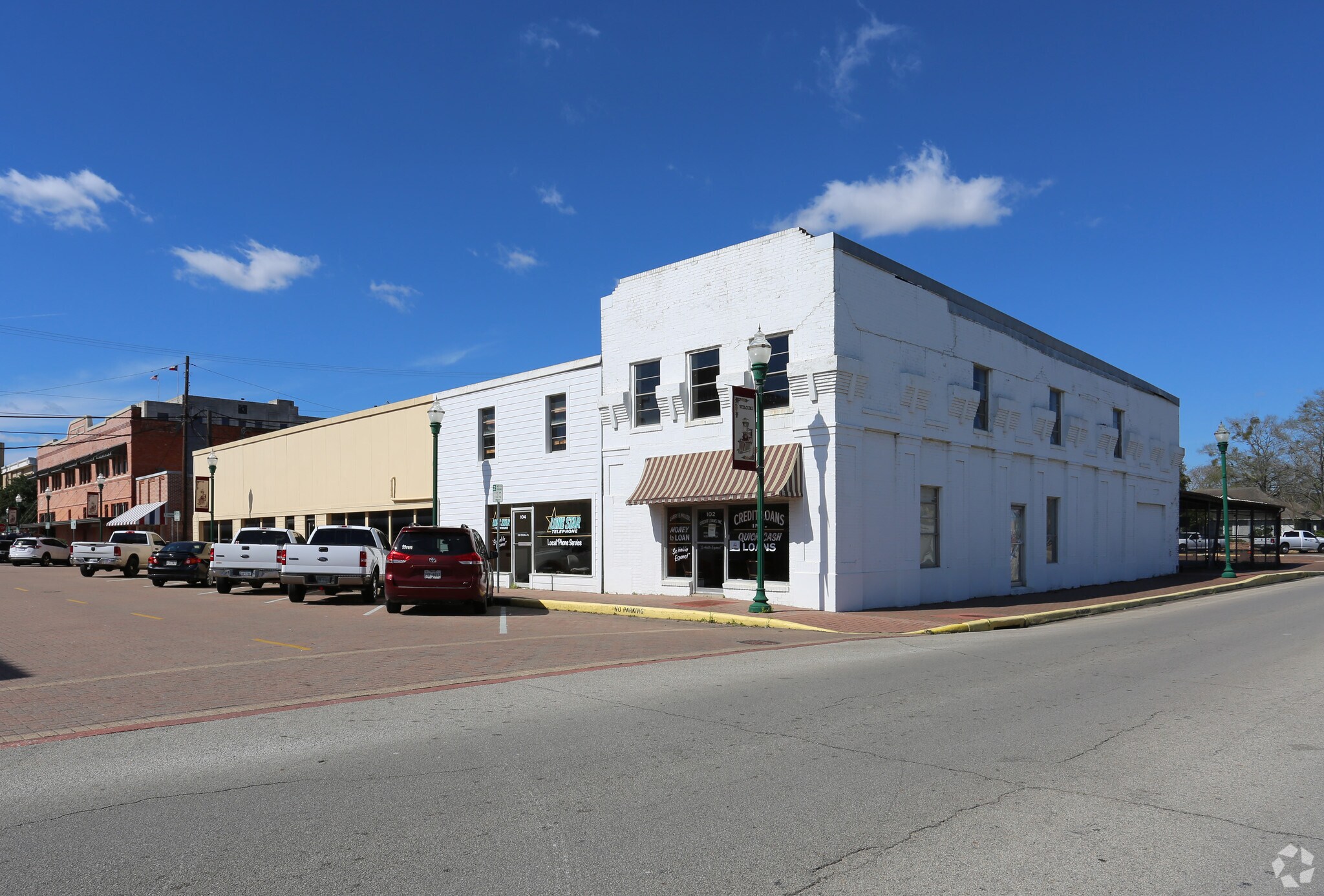 104 W Simonton St, Conroe, TX for sale Primary Photo- Image 1 of 1