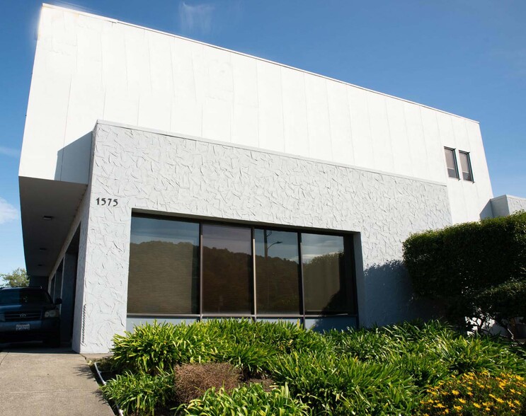 1575 E Francisco Blvd, San Rafael, CA for lease - Building Photo - Image 1 of 6