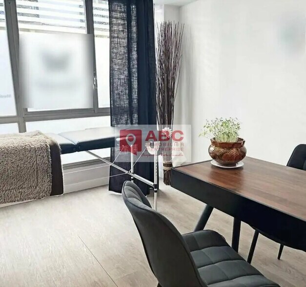 Office in Montpellier for sale - Interior Photo - Image 3 of 5