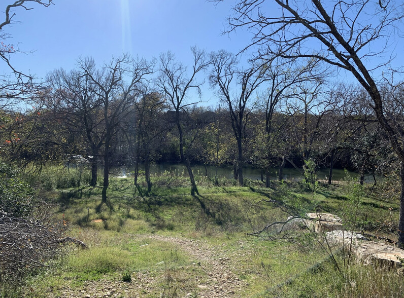 1651 Sam Bass Rd, Round Rock, TX for sale - Primary Photo - Image 1 of 8