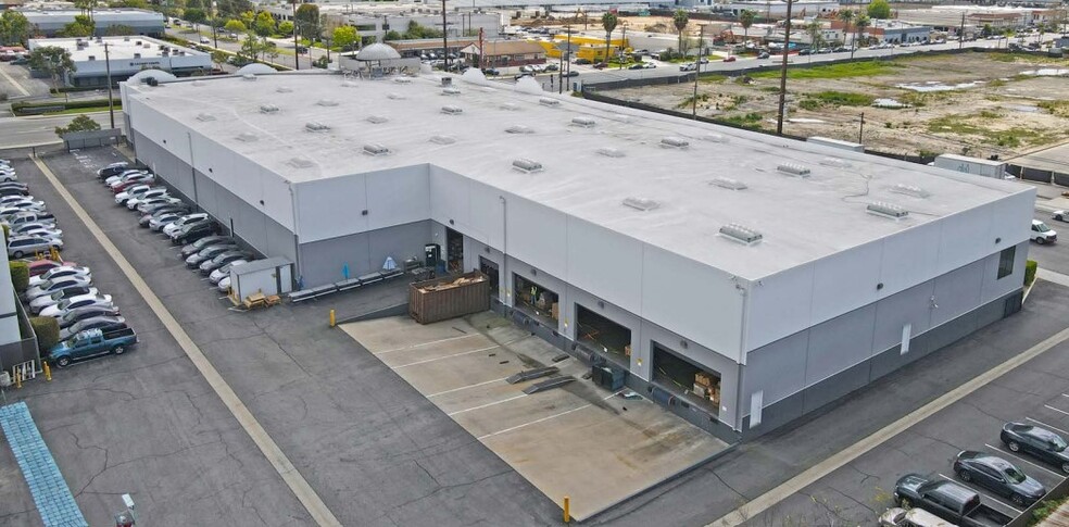 10747 Norwalk Blvd, Santa Fe Springs, CA for lease - Building Photo - Image 1 of 8