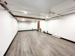 249 Liberty St NE, Salem, OR for lease Interior Photo- Image 1 of 10