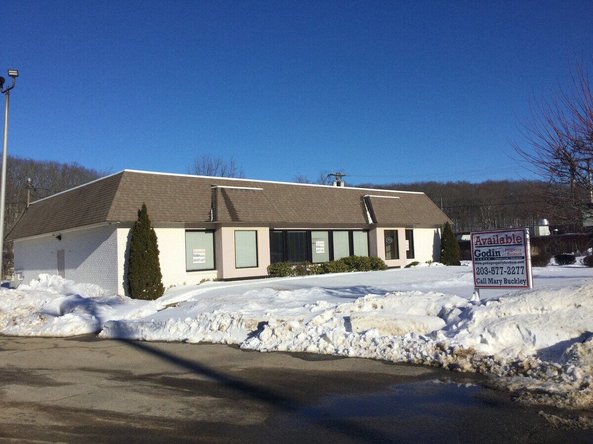 511 Lakewood Rd, Waterbury, CT 06704