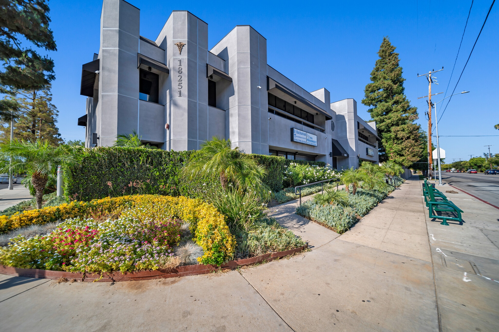 18251 Roscoe Blvd, Northridge, CA for lease Primary Photo- Image 1 of 31
