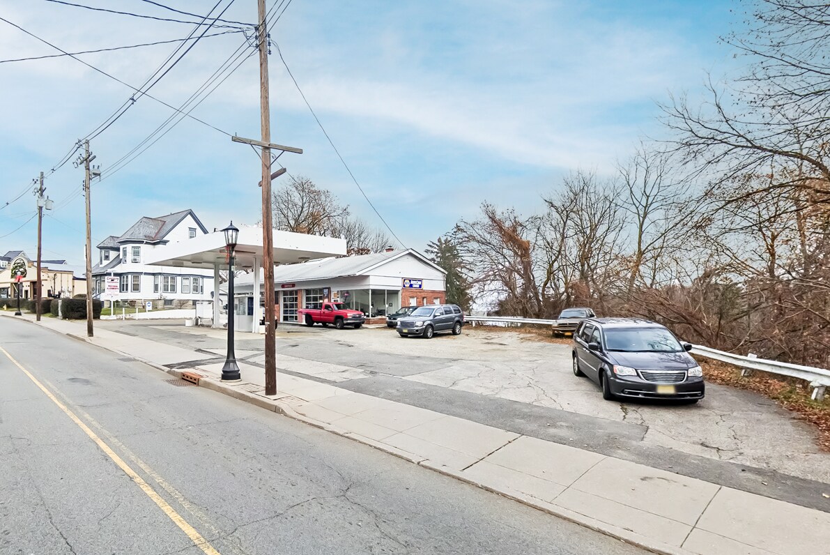 249 Spring St, Newton, NJ for sale Building Photo- Image 1 of 1