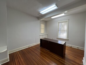 805 N Mecklenburg Ave, South Hill, VA for lease Interior Photo- Image 2 of 7