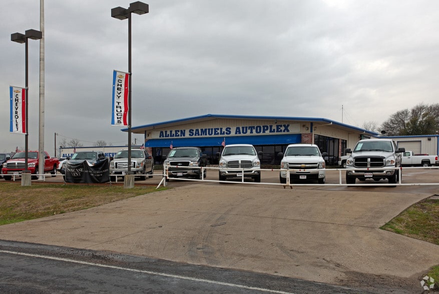405 S Interstate Highway 45, Ennis, TX for sale - Primary Photo - Image 1 of 1