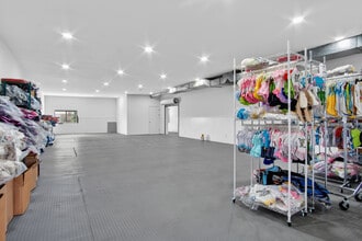 10650-10658 Burbank Blvd, North Hollywood, CA for lease Interior Photo- Image 2 of 15