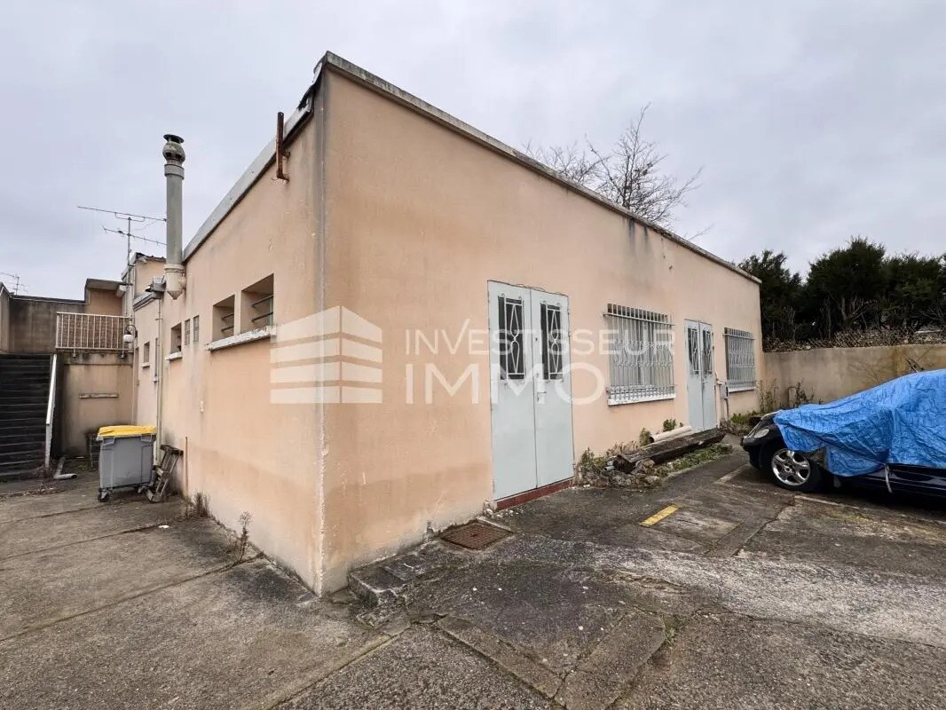Flex in Villeparisis for sale Primary Photo- Image 1 of 1