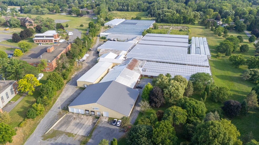 609-621 E Maple Ave, Newark, NY for sale - Building Photo - Image 3 of 21