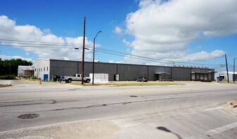 601 W 2nd St, Taylor TX - Warehouse