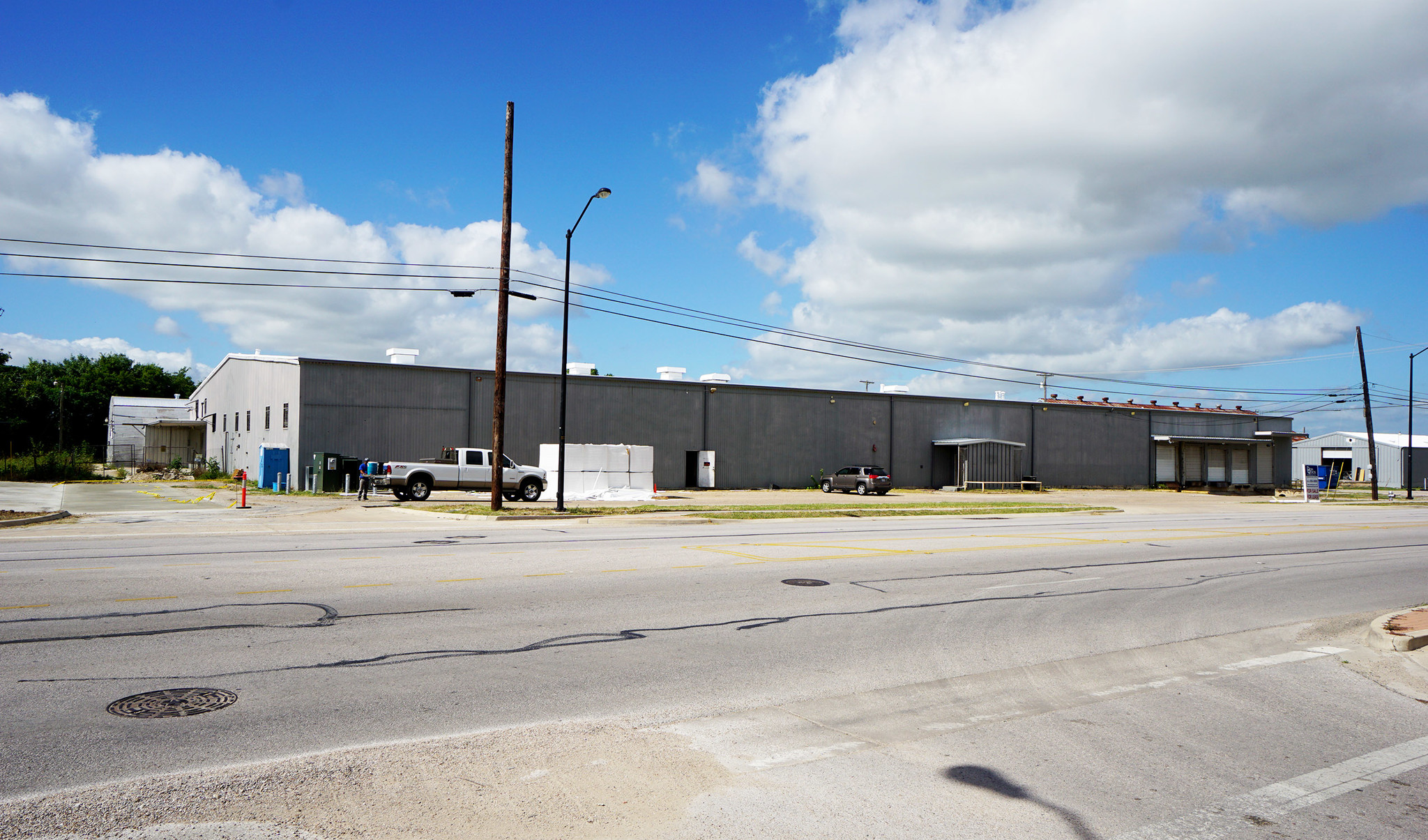 601 W 2nd St, Taylor, TX for lease Primary Photo- Image 1 of 21