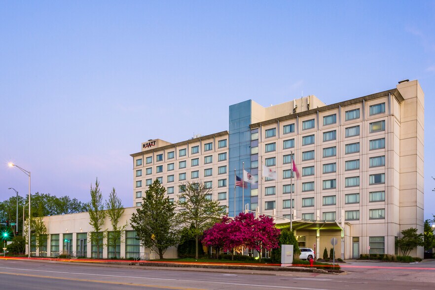 6350 N River Rd, Rosemont, IL 60018 Hospitality Property for Sale