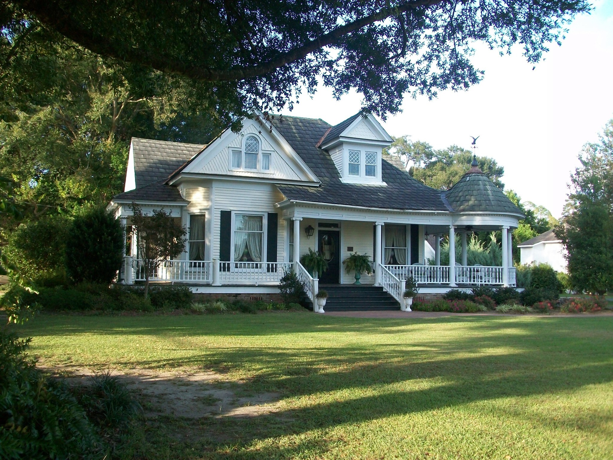 403 Broad St, Columbia, MS 39429