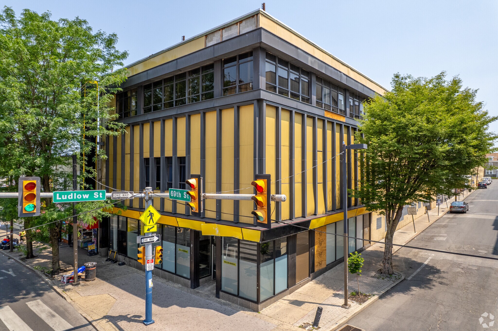 9 S 69th St, Upper Darby, PA for sale Primary Photo- Image 1 of 1