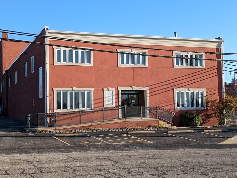 222 W Main St, Belleville, IL for lease - Building Photo - Image 2 of 6