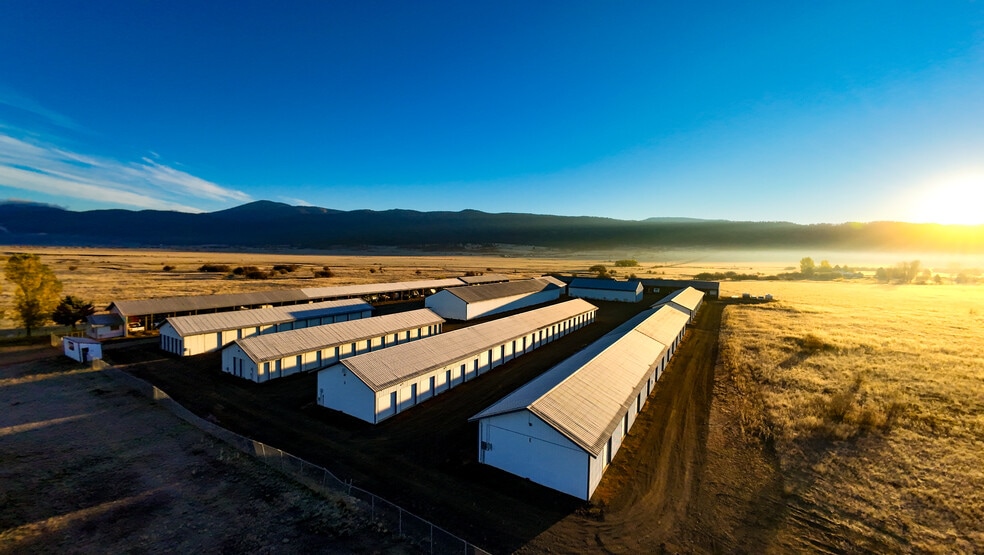 Northwest Self Storage Portfolio portfolio of 2 properties for sale on LoopNet.com - Building Photo - Image 2 of 4