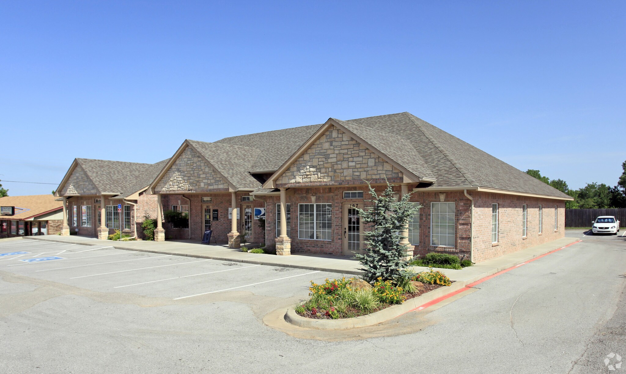 543 E Ok-152, Mustang, OK for sale Primary Photo- Image 1 of 1