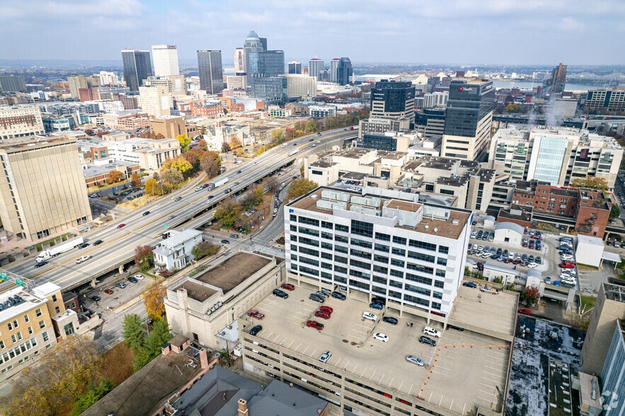 210 E Gray St, Louisville, KY for lease - Aerial - Image 3 of 7