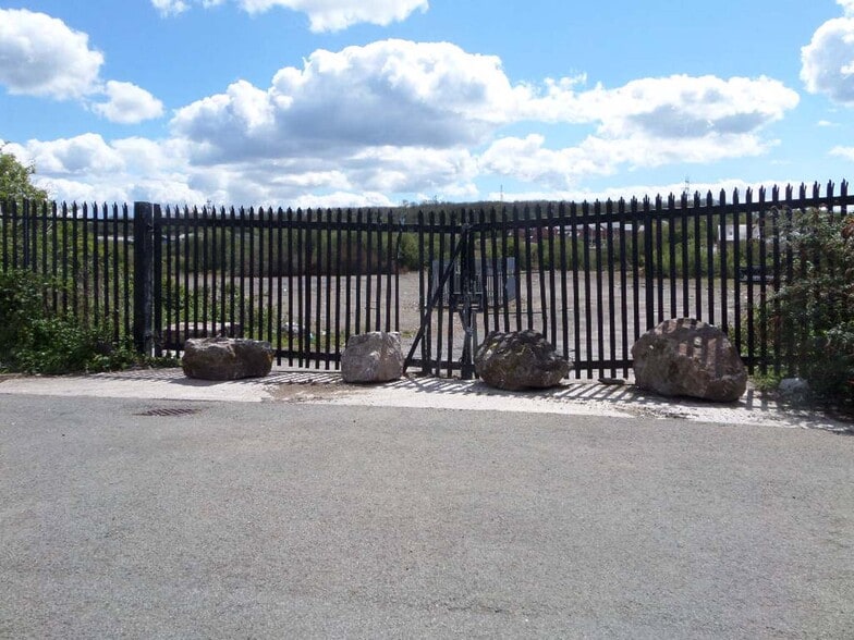 Newlands Ave, Bridgend for lease - Building Photo - Image 2 of 2