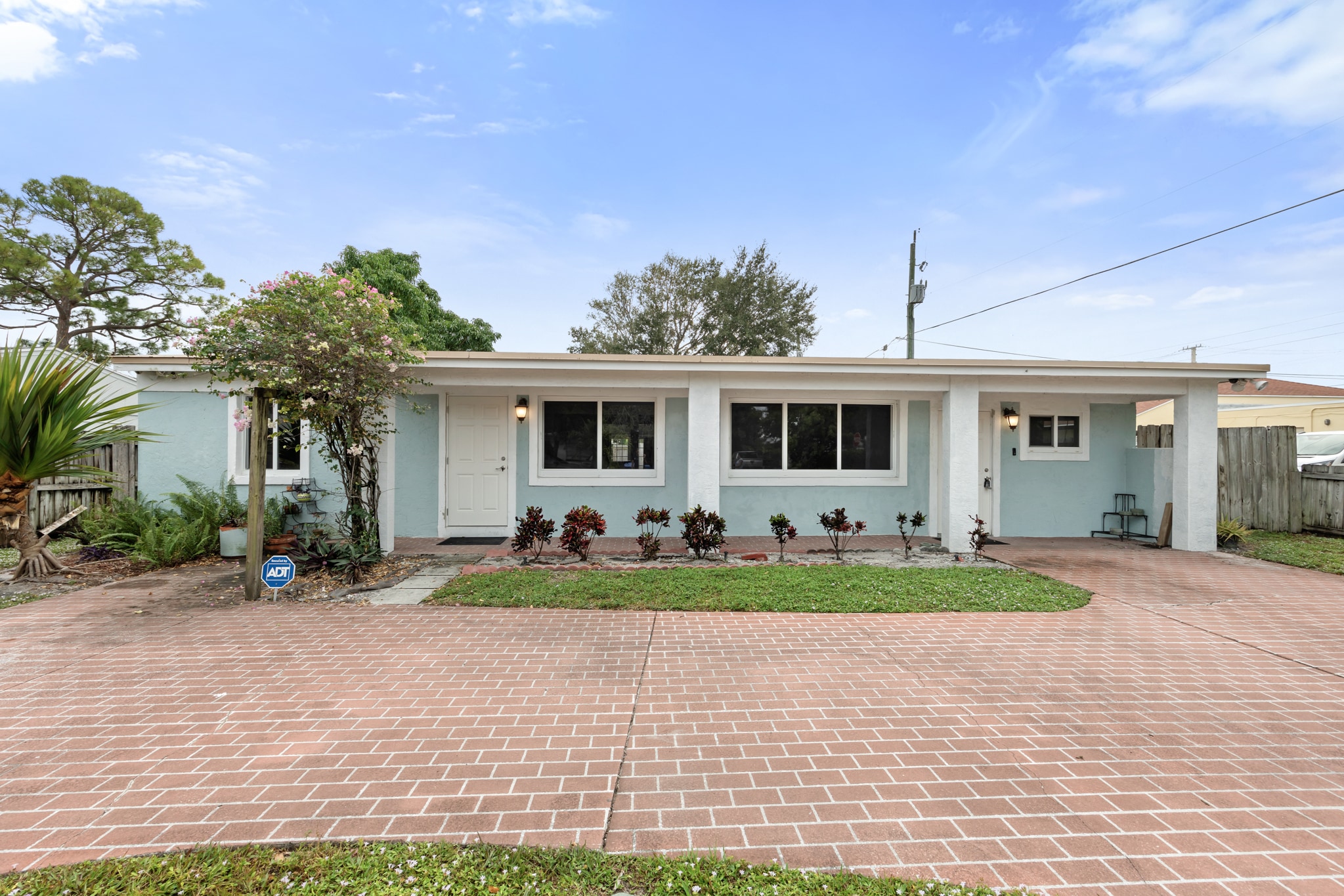 112 Milton St, Lantana, FL for sale Primary Photo- Image 1 of 28