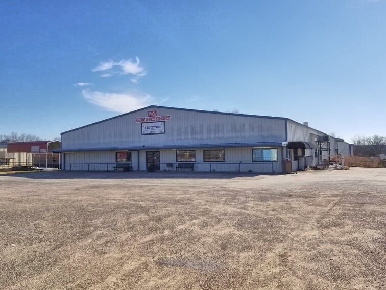 1530 W Main St, Tishomingo, OK 73460